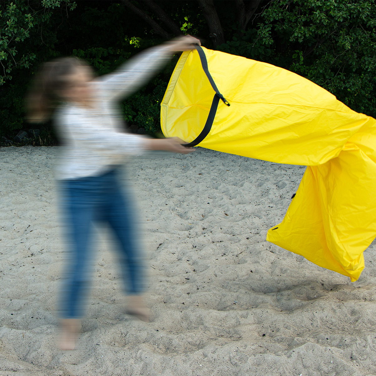 inflating of the inflatable beach chair WIND SAC
